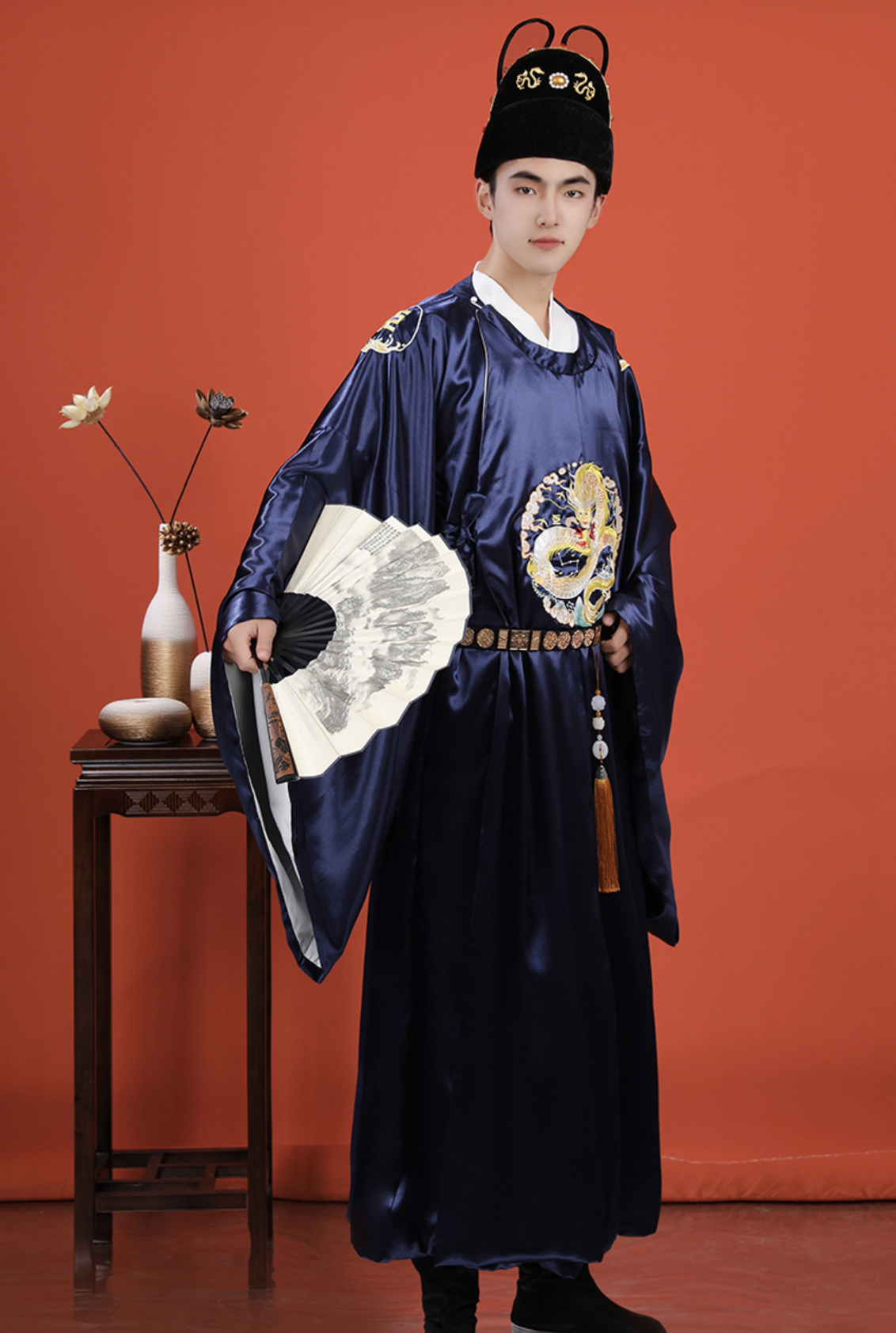 The Ming Dynasty Groom, Lunarie