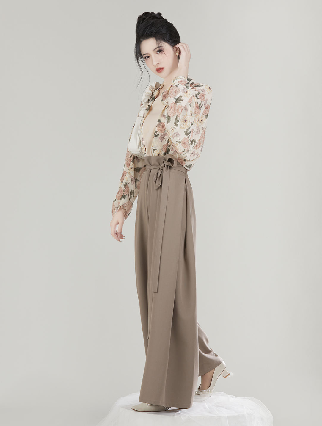 Modern Hanfu, Claire