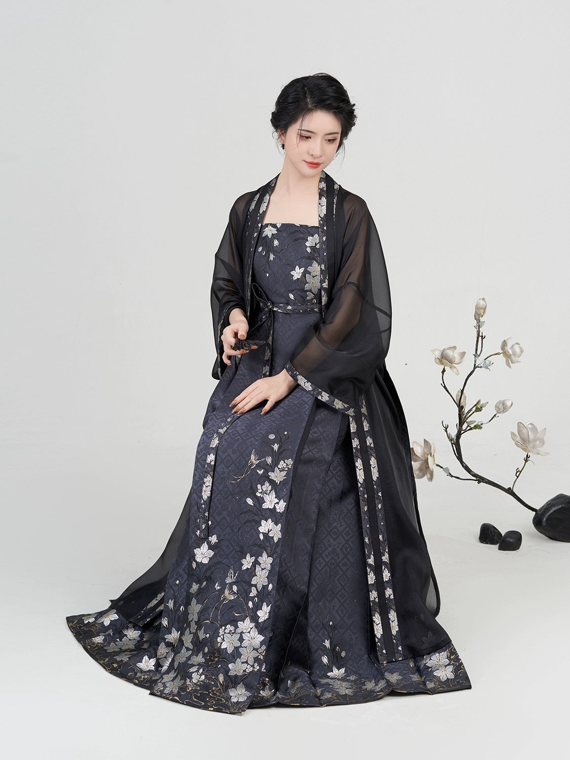 Ming Dynasty x Modern Hanfu: Floating Jade 浮玉生香 (Preorder)