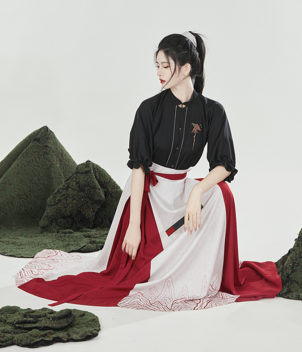 Modern Hanfu, Millicent