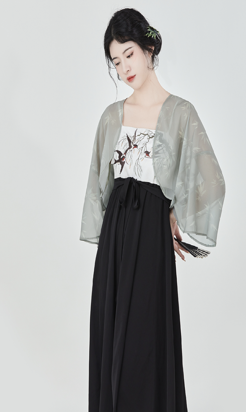 Modern Hanfu, Bernadette