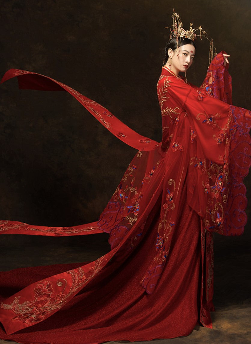 The Modern Chinese Wedding Gown, Luminous