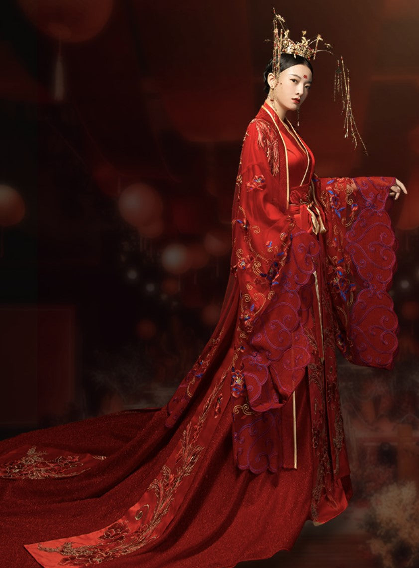 The Modern Chinese Wedding Gown, Luminous