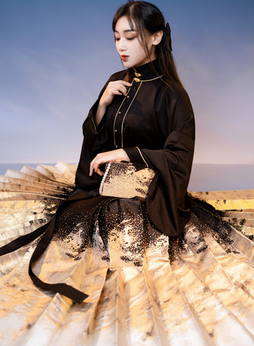 Ming Dynasty Modern Hanfu, Mamianqun, Extravagant (Preorder)