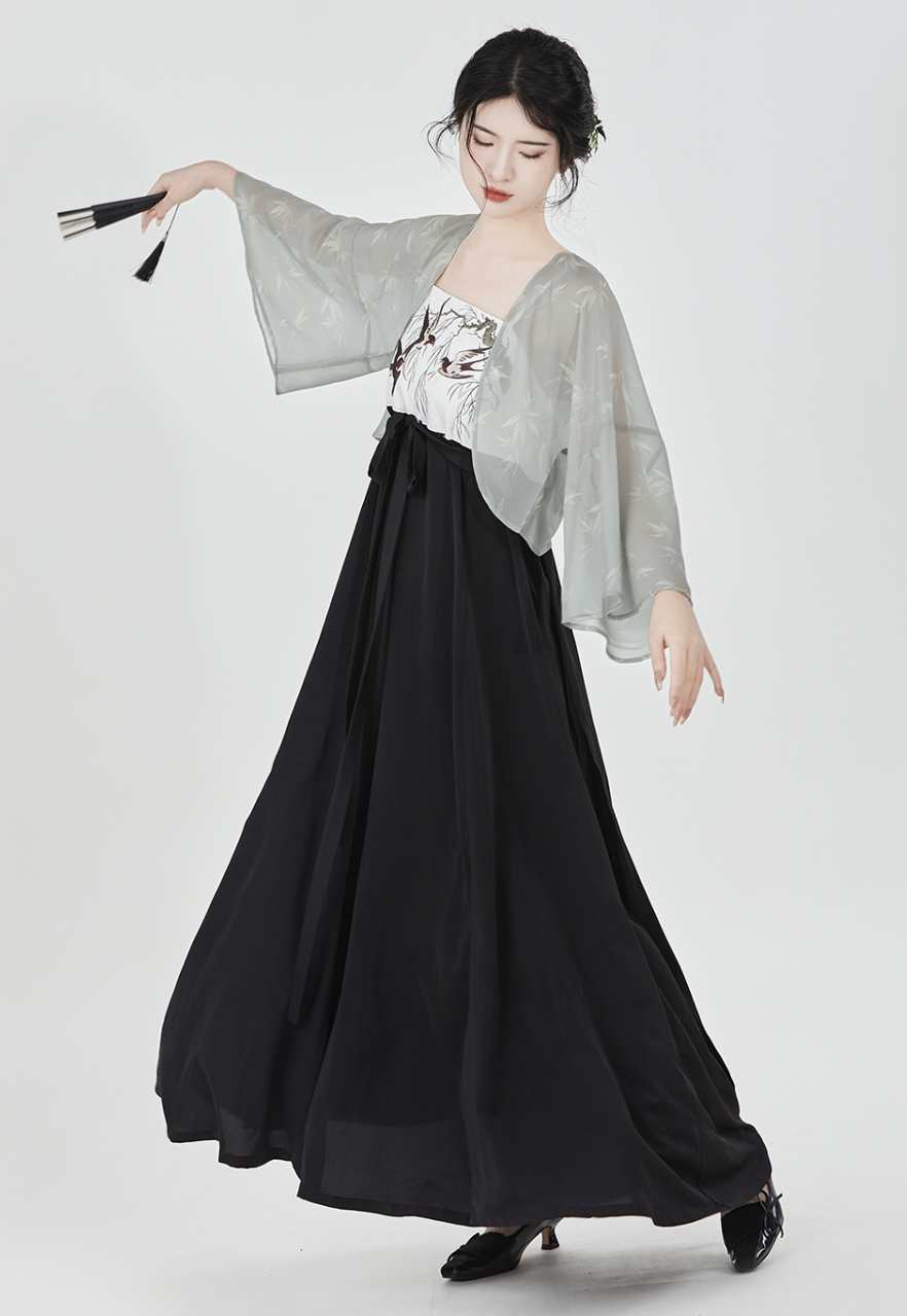 Modern Hanfu, Bernadette