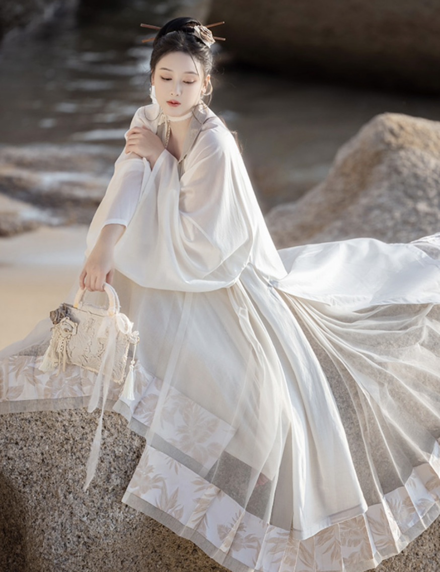 Modern Hanfu, Karleen