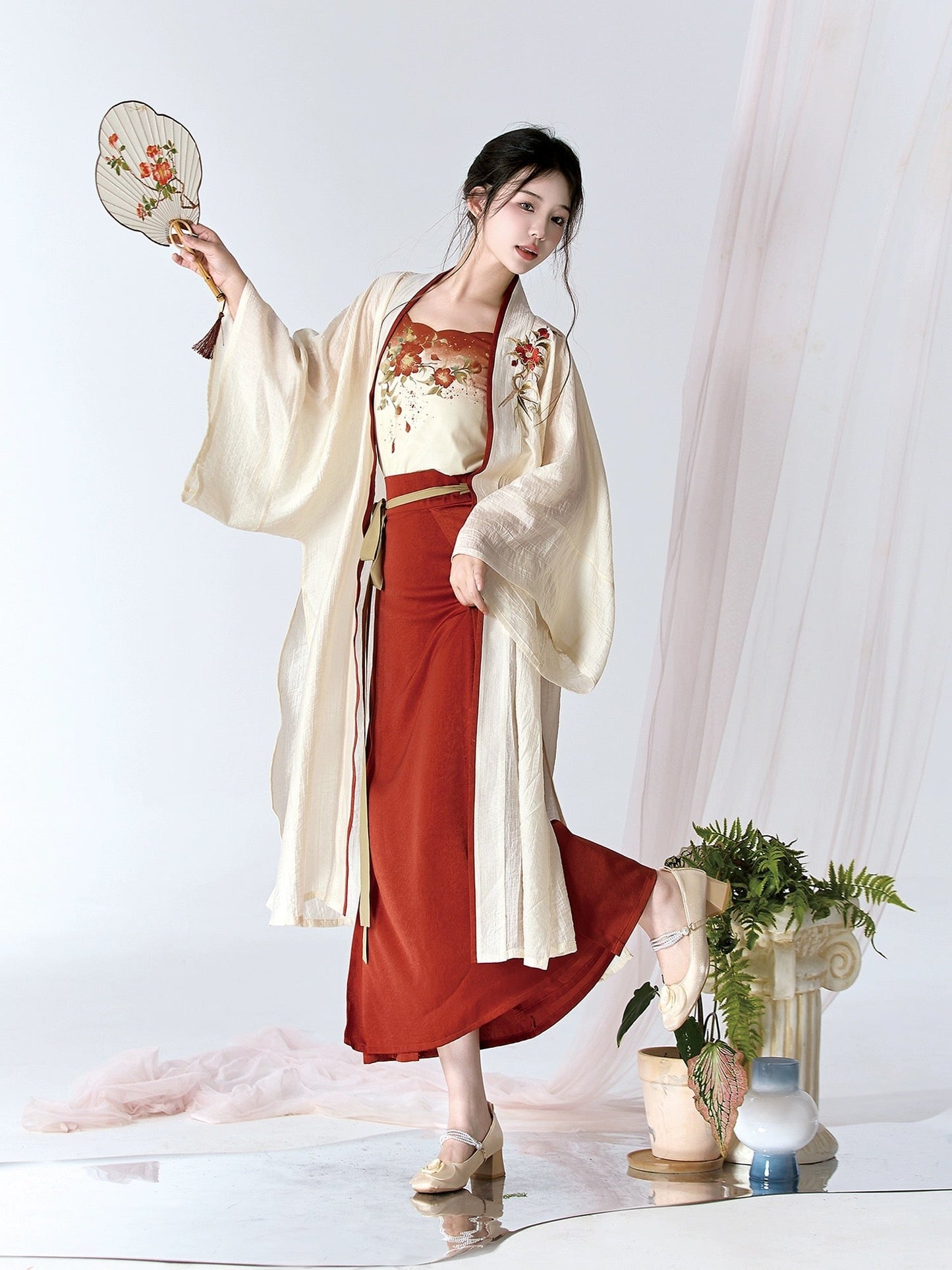 Song Dynasty x Modern Hanfu: Camellia 山茶 (Preorder)