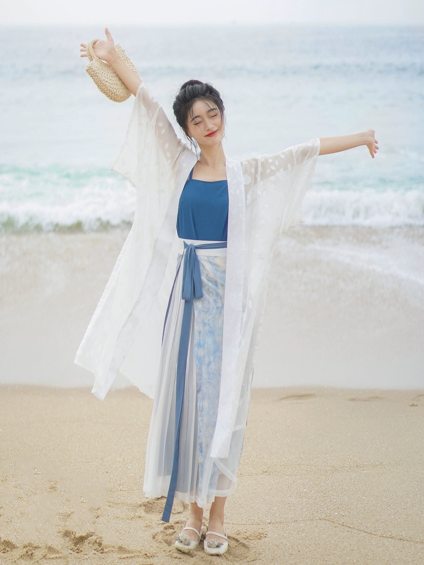 Song Dynasty x Modern Hanfu: Qianxi 浅溪 (Preorder)