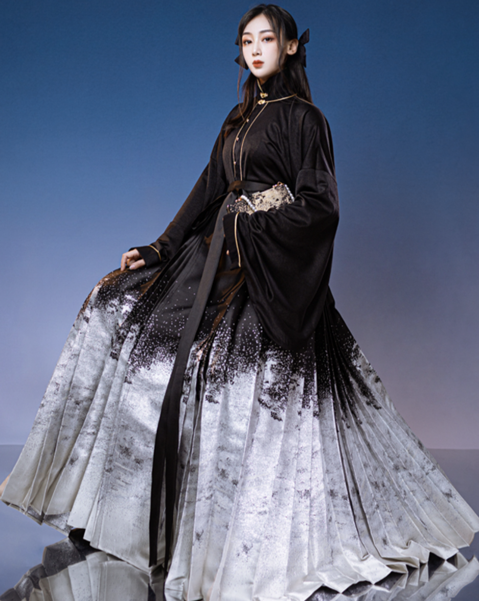 Ming Dynasty Modern Hanfu, Mamianqun, Extravagant (Preorder)