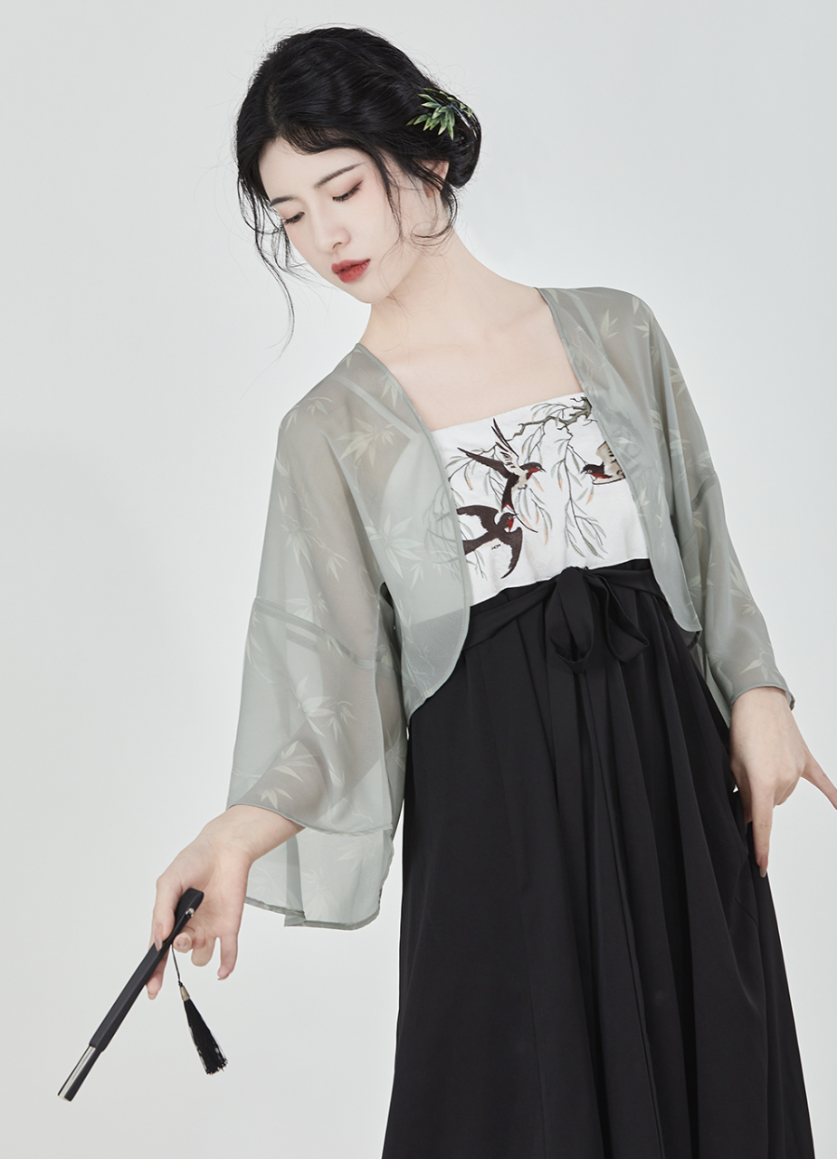 Modern Hanfu, Bernadette