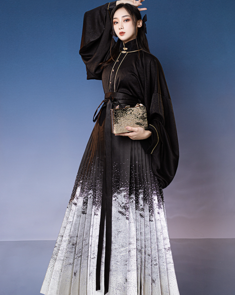 Ming Dynasty Modern Hanfu, Mamianqun, Extravagant (Preorder)