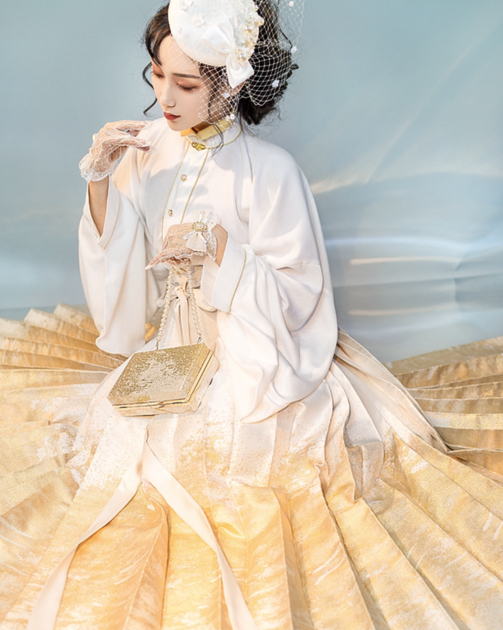 Ming Dynasty Modern Hanfu, Mamianqun, Extravagant (Preorder)