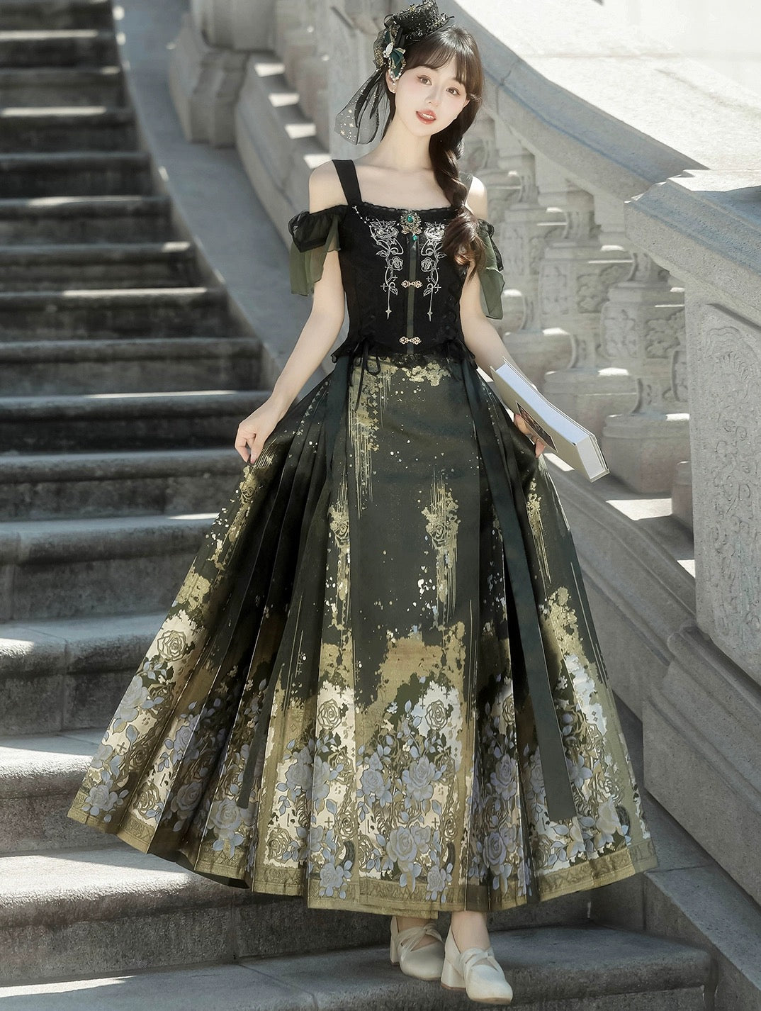 Ming Dynasty x Modern Hanfu: Rose Language 蔷薇骨语