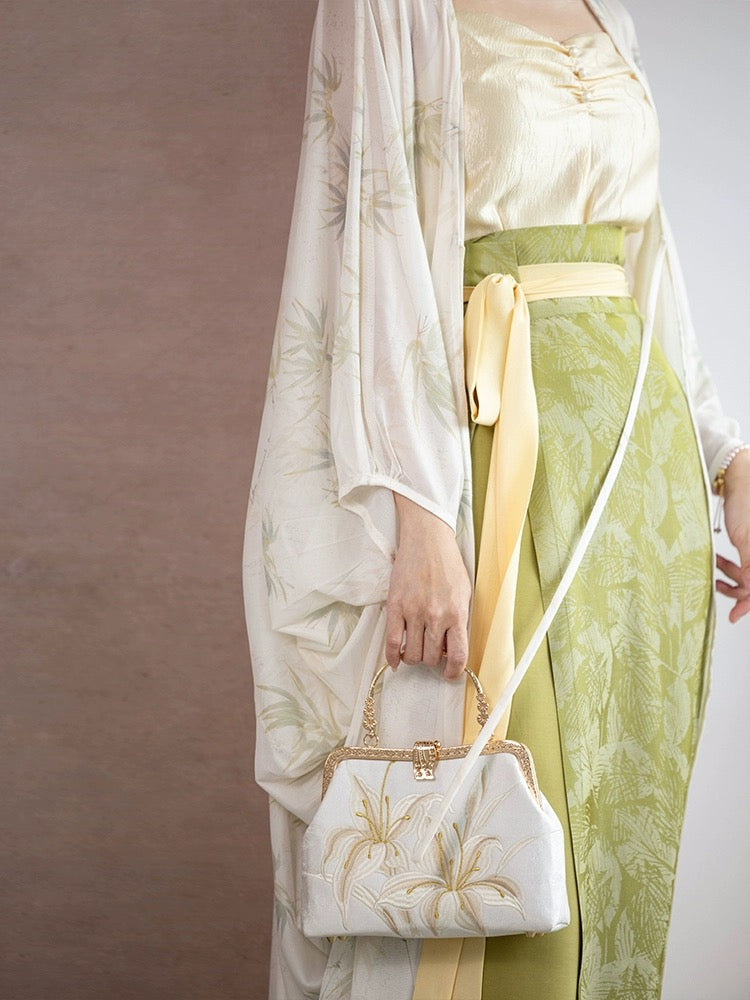 Song Dynasty x Modern Hanfu: Clear River 潇湘 (Preorder)