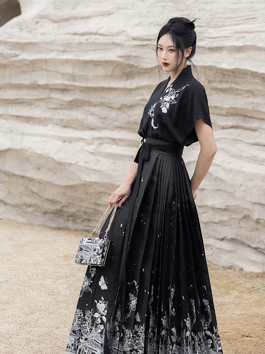 Ming Dynasty Modern Hanfu, Mamianqun, Helene (Preorder)
