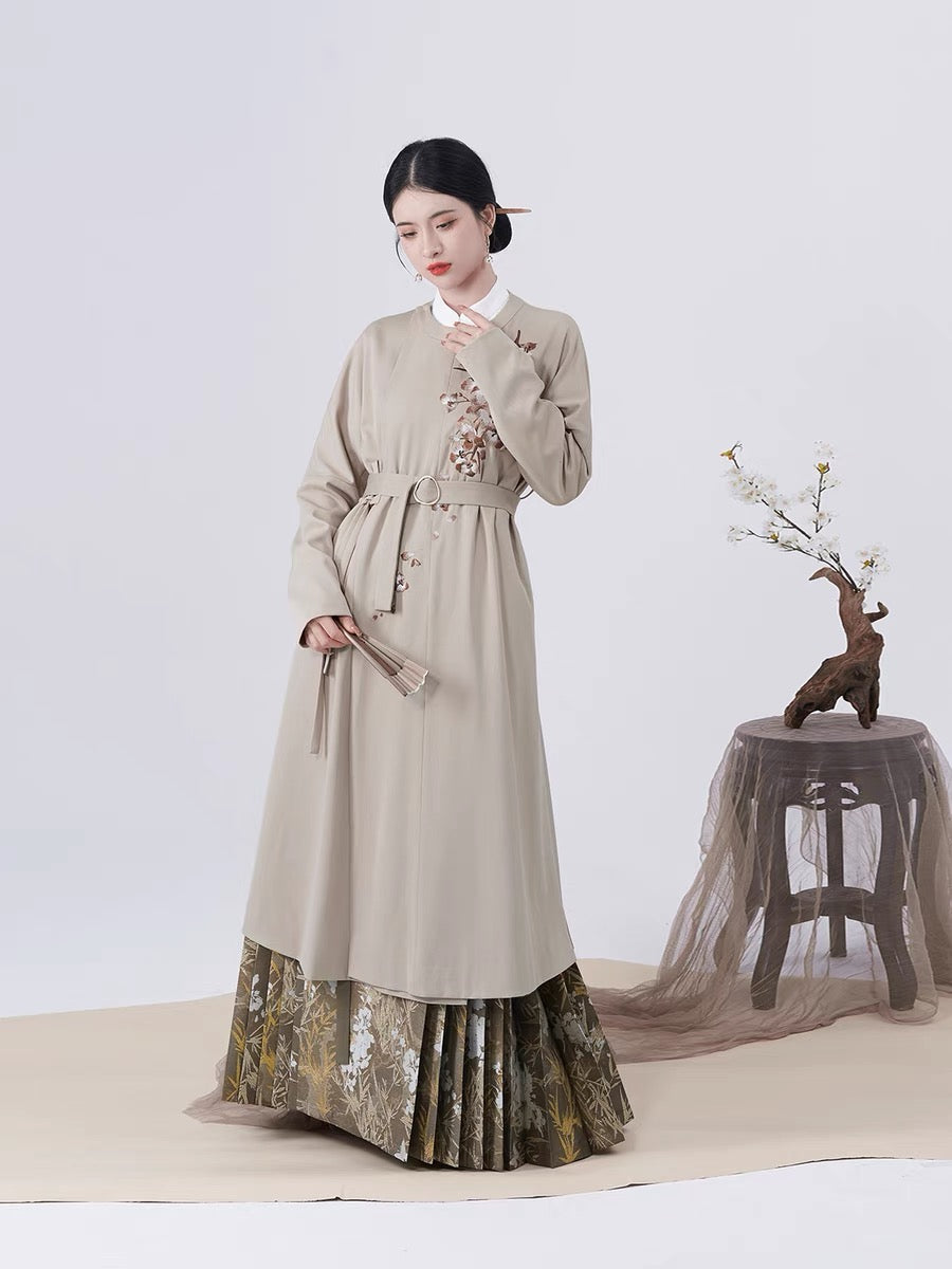 Ming Dynasty Modern Hanfu, Mamianqun, Willow (Preorder)