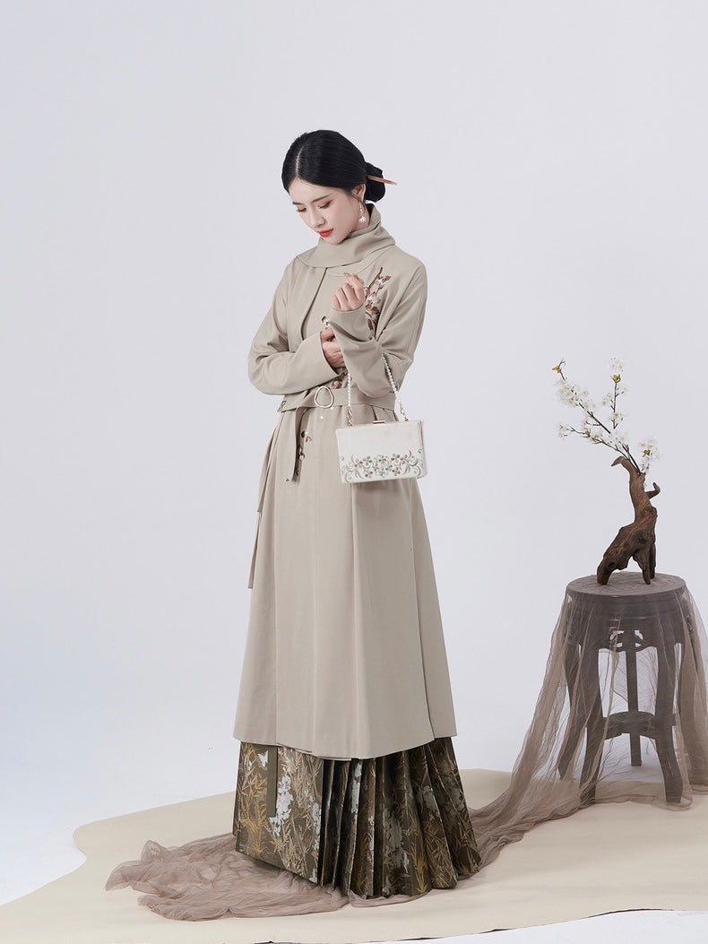 Ming Dynasty Modern Hanfu, Mamianqun, Willow (Preorder)