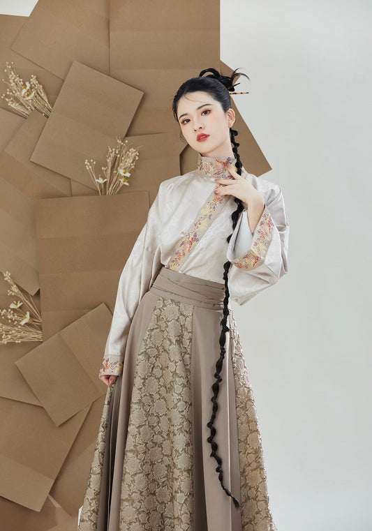Modern Hanfu, Aruna