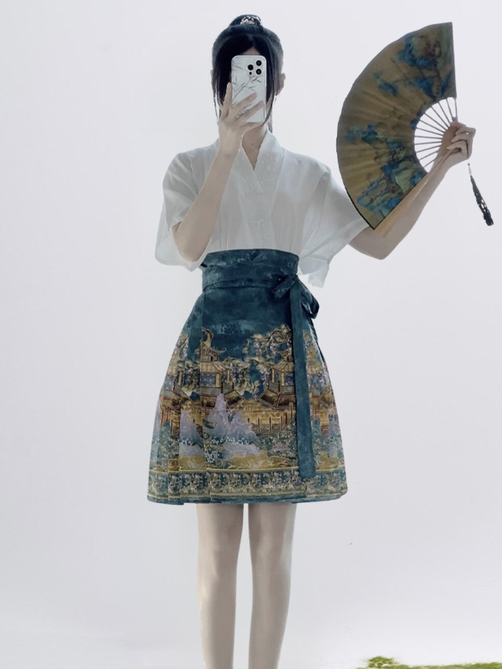 Ming Dynasty Modern Hanfu, Mamianqun, Palace