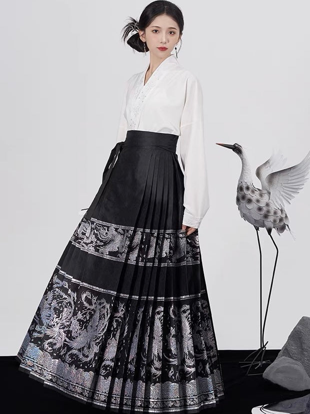 Ming Dynasty Modern Hanfu, Mamianqun, Glimmer (Preorder)