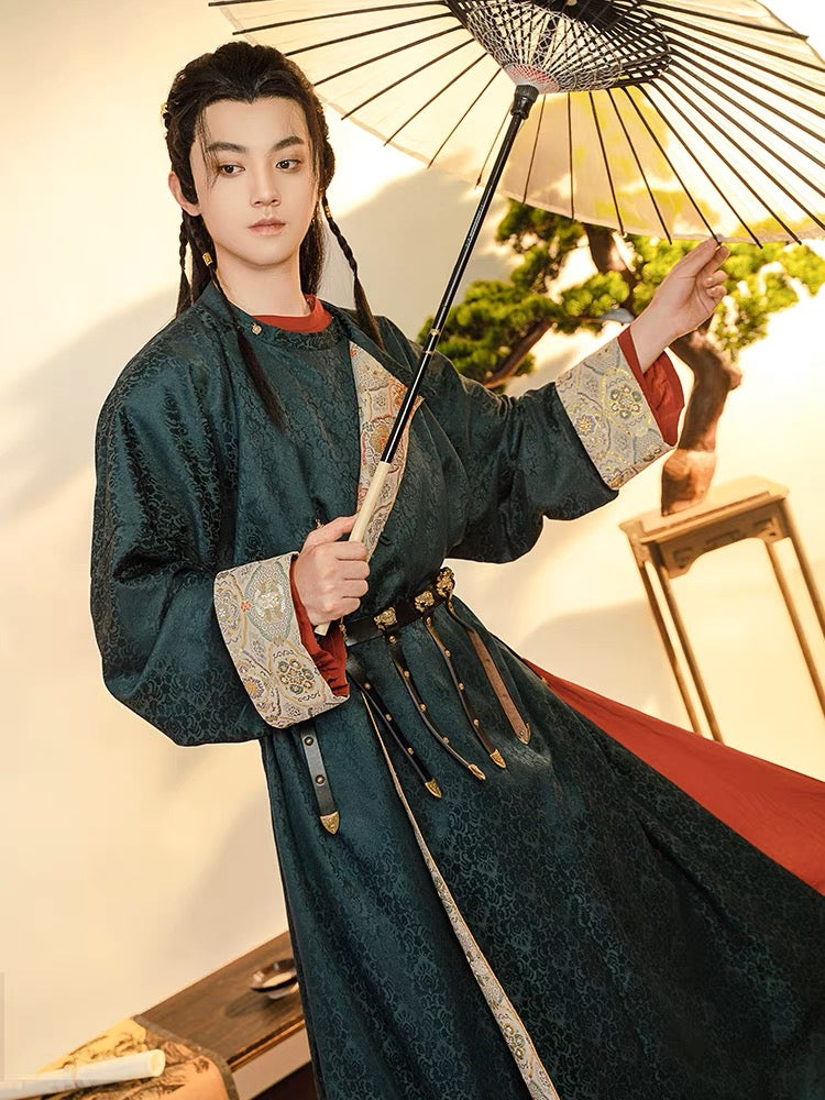 Tang Dynasty Hanfu Outfit - Mountain Pass 关山月 (Preorder)
