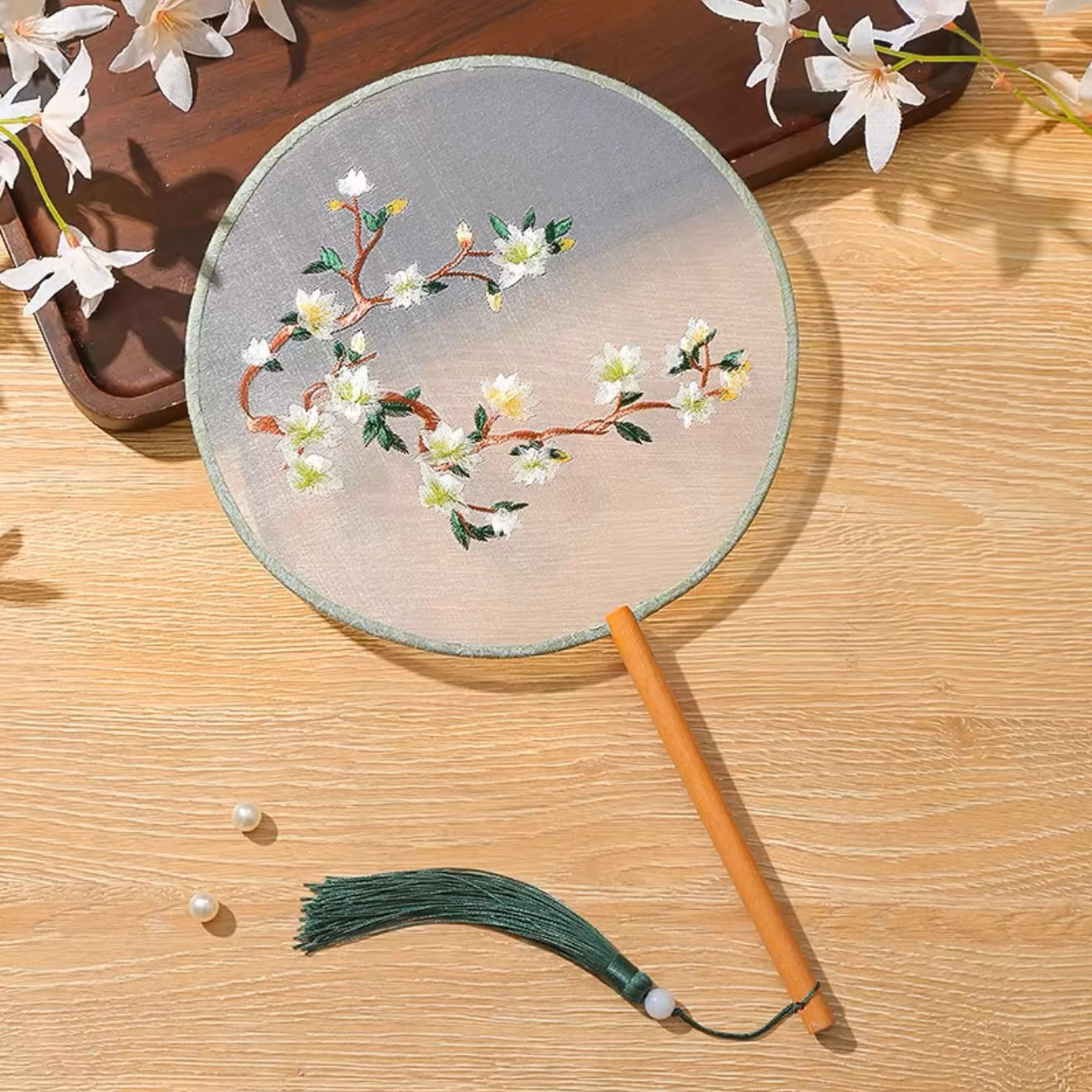 Windy Rounded Hand Fan