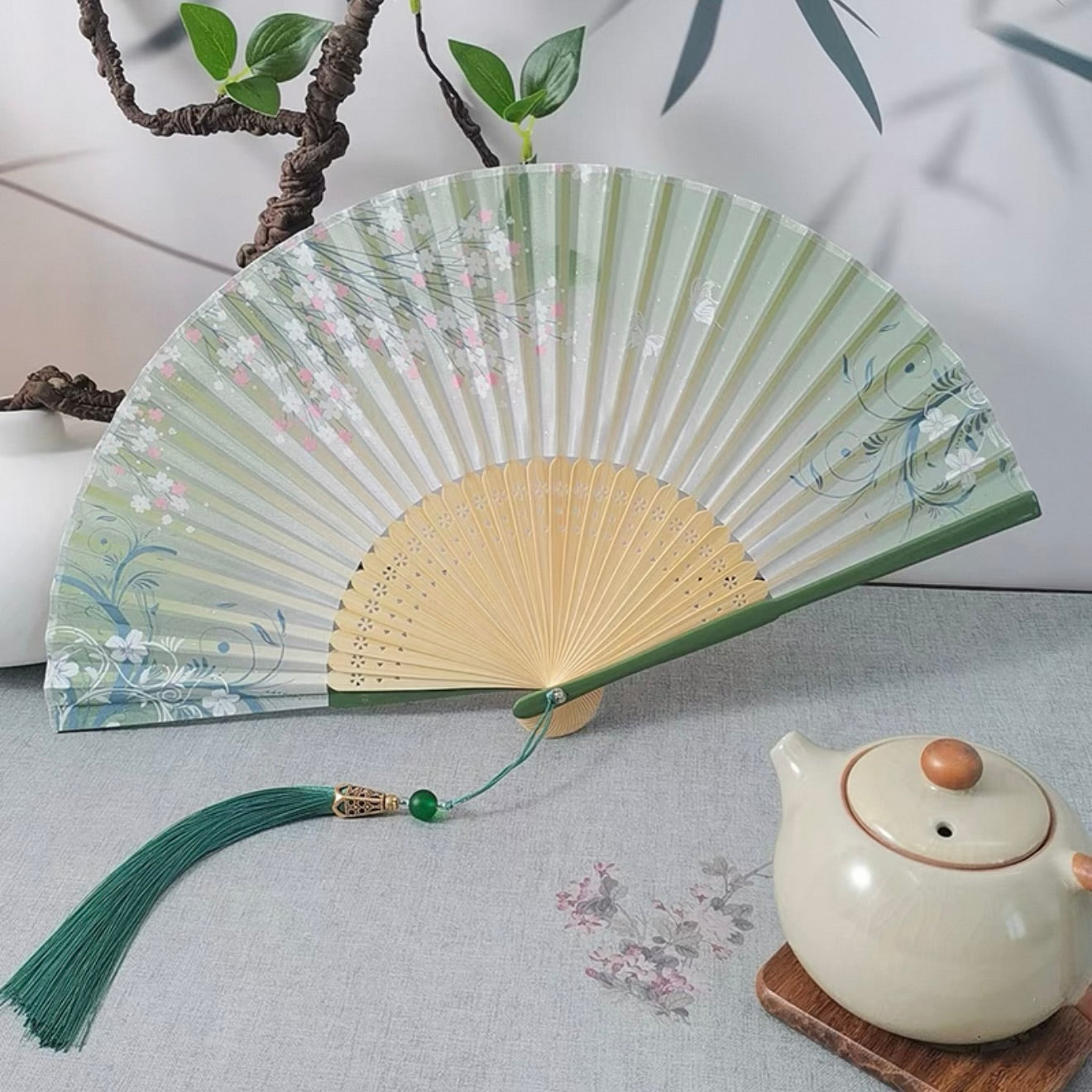 Pear Folding Fan
