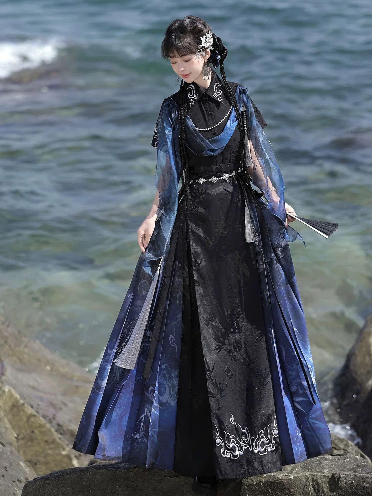 Cangming 沧溟 - Modern Ming Dynasty Hanfu Outfit