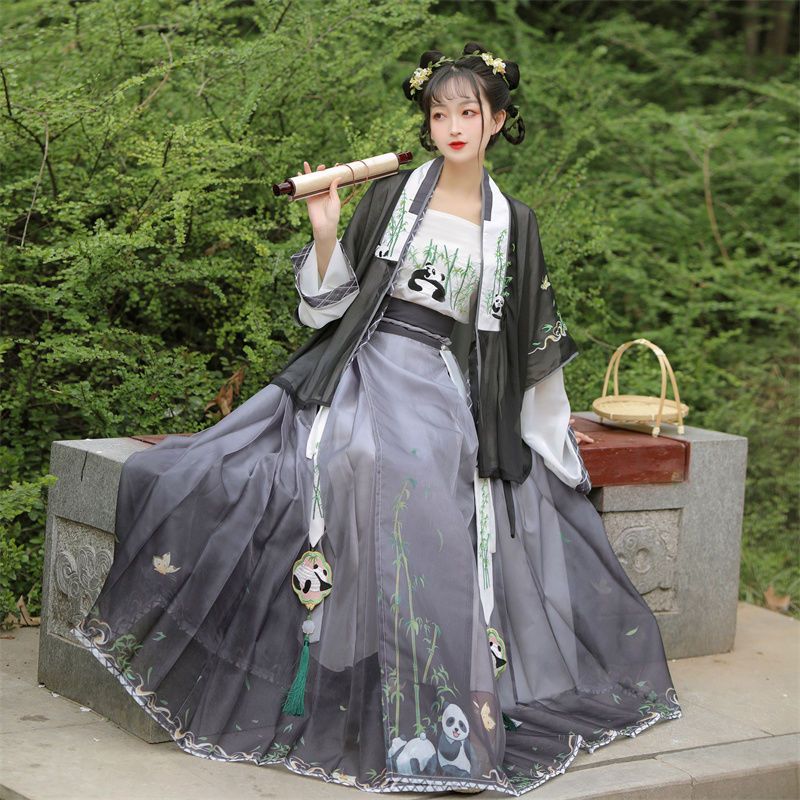 Panda 熊猫 - Song Dynasty Style Qiyao Ruqun Hanfu