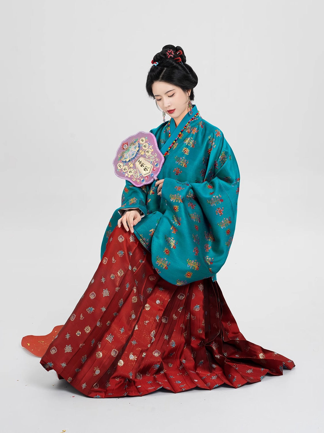 Giggles 嘻笑 - Cross Collar Top & Mamianqun Ming Dynasty Hanfu Set (Preorder)