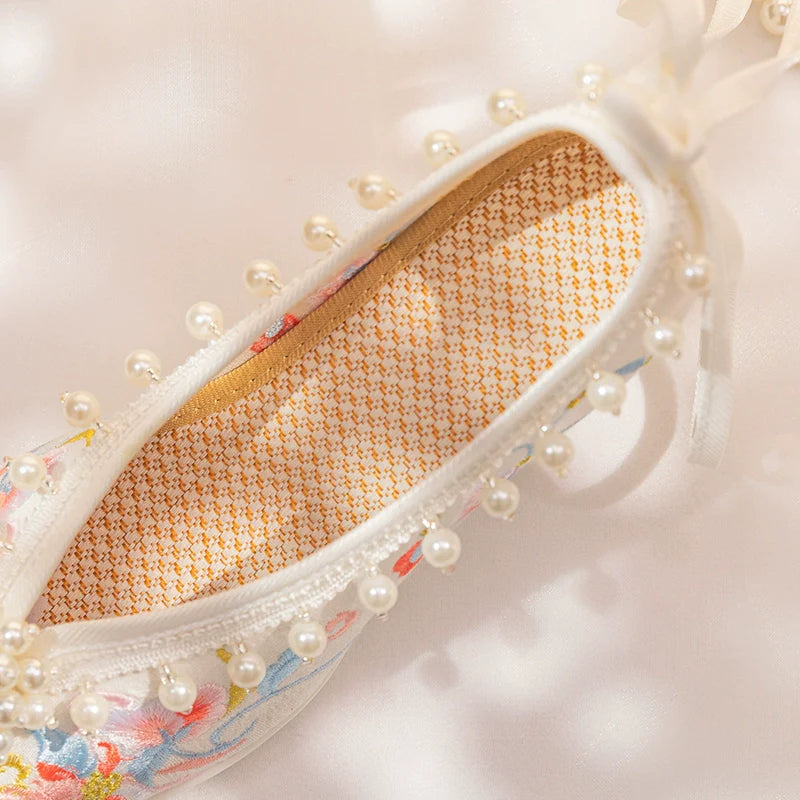 Willow – Embroidered Chinese Hanfu Shoes