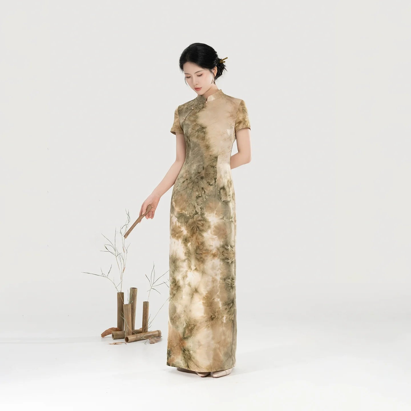 Qingshan Fog 青山雾 - Short Sleeve Long Cheongsam (Preorder)
