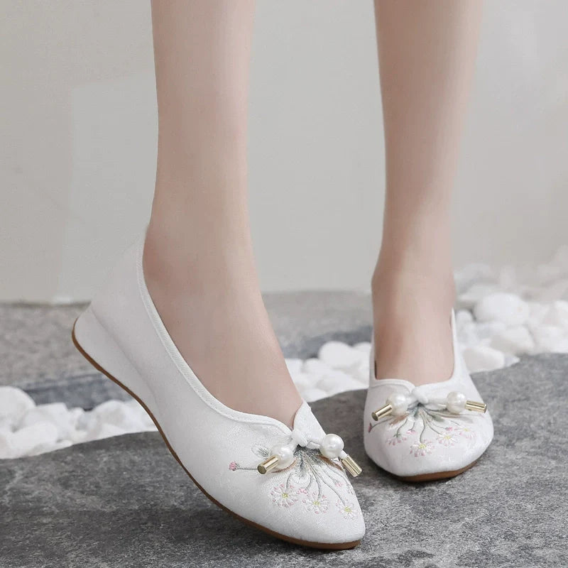 Arabella - Embroidered Chinese Style Shoes