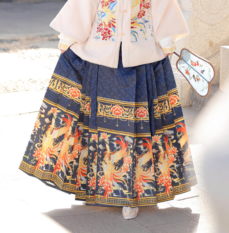 Phoenix Feather 凤羽 - Square Collar Top & Mamianqun Ming Dynasty Hanfu Set