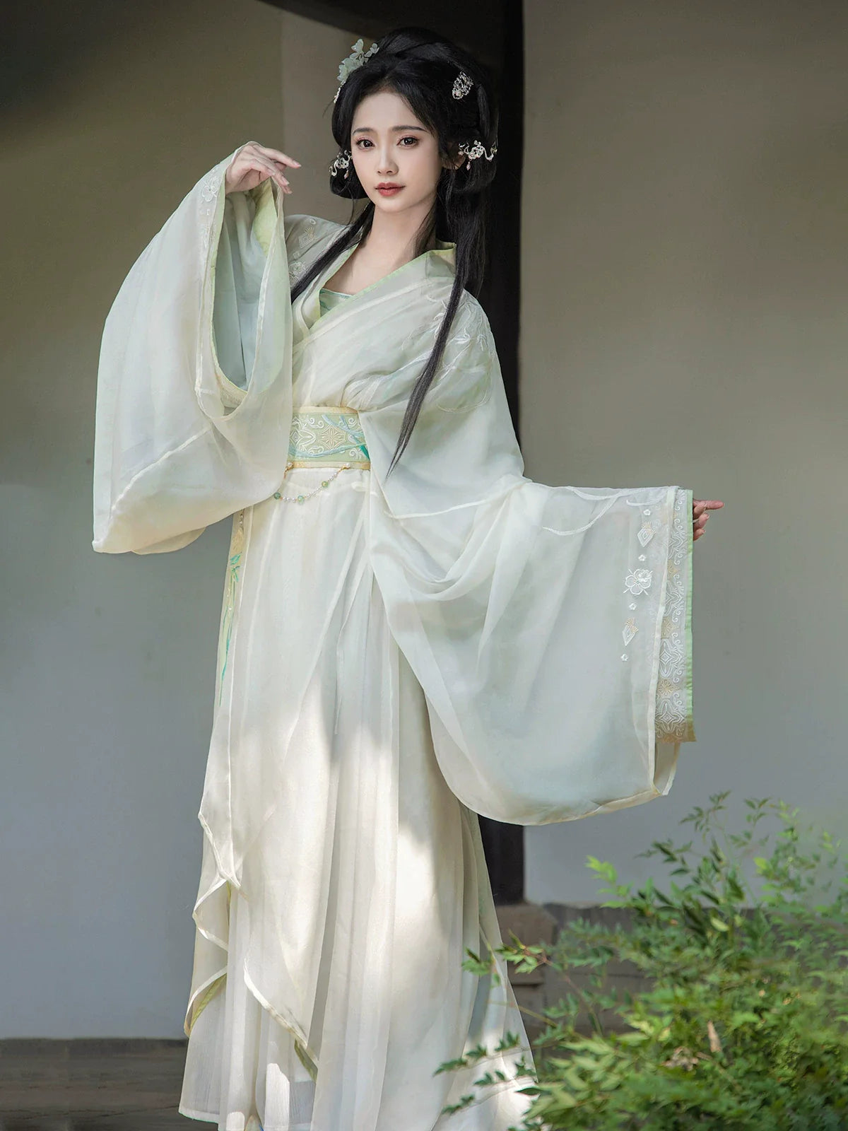 Clear Fog - Warring States and Han Dynasty Straight Hem Robe