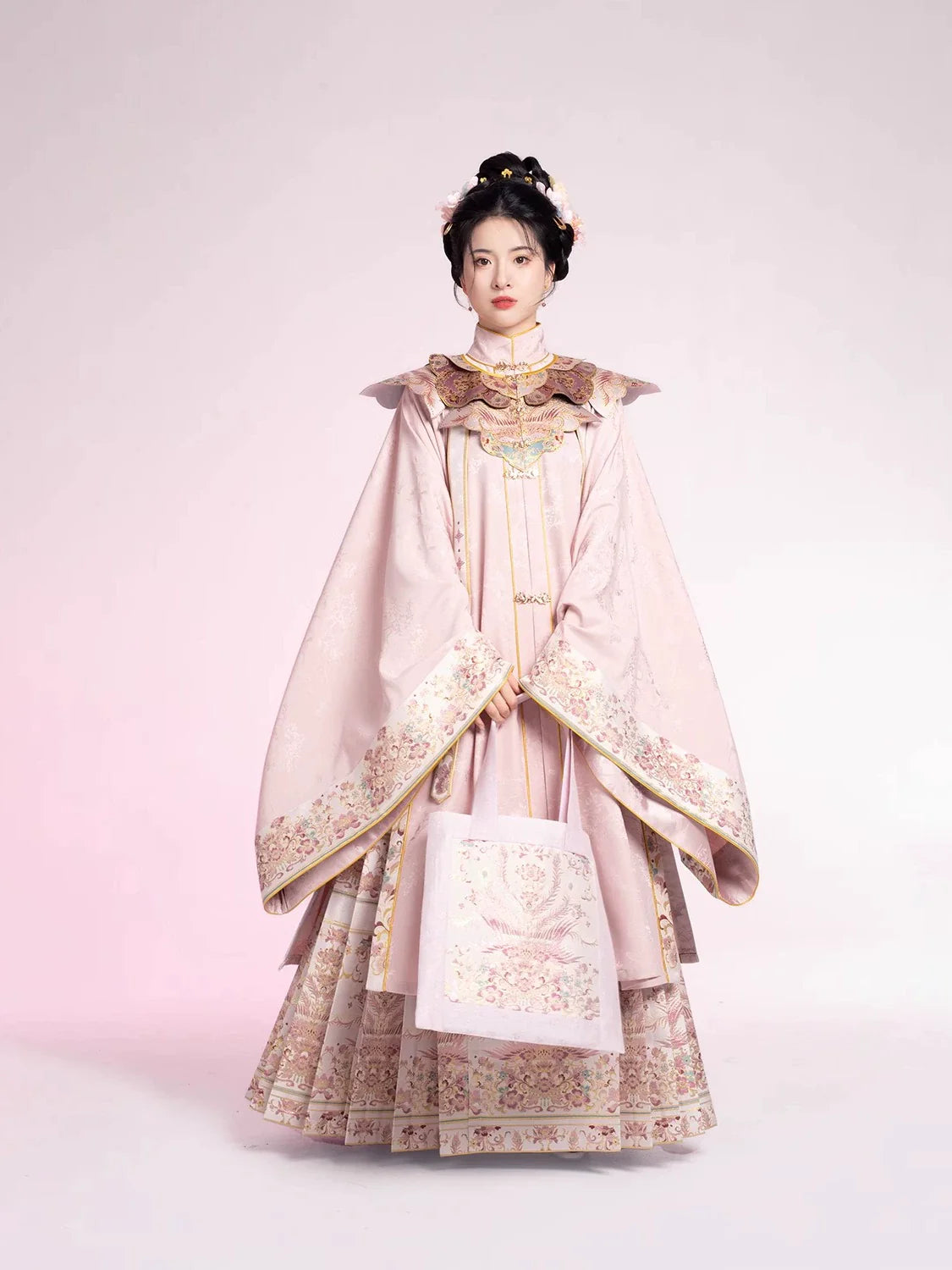 Silk Powder 金丝粉羽 - Cloud Collar & Mamianqun Ming Dynasty Hanfu Set for Graduation (Preorder)