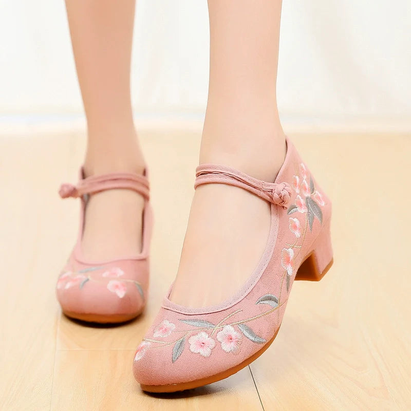 Ariella - Embroidered Chinese Style Shoes