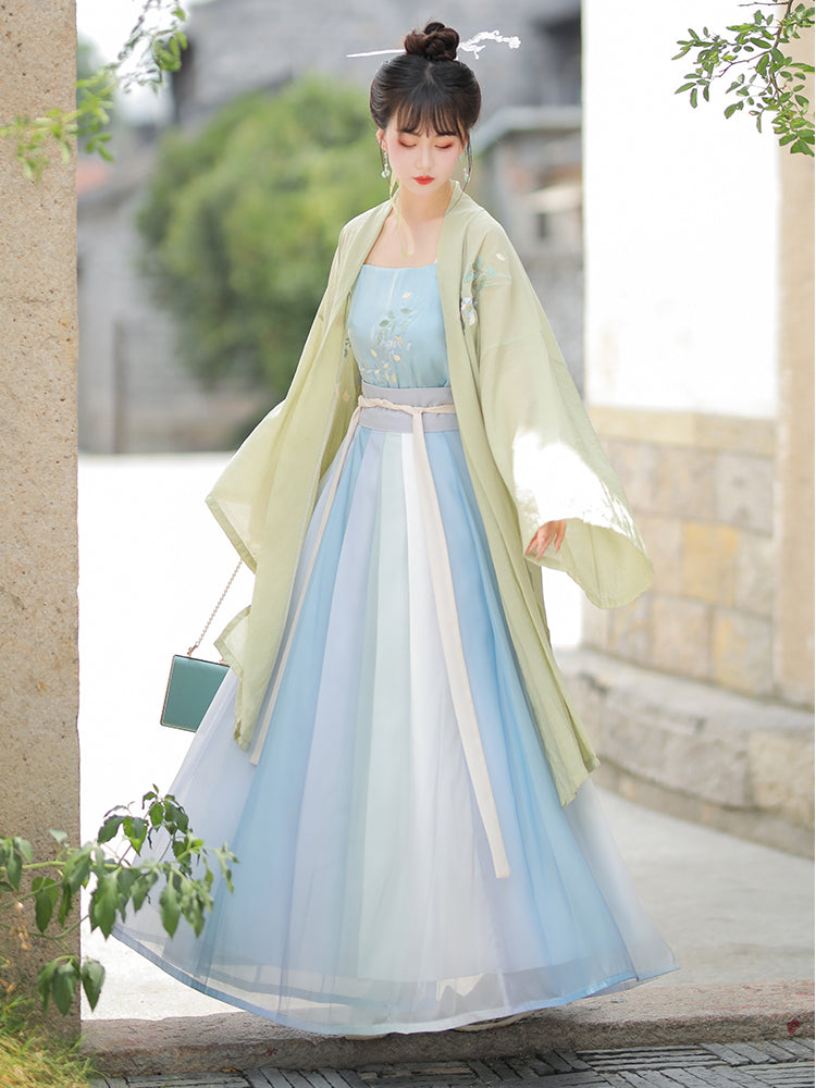 Menghua 梦华 - Song Dynasty Style Qiyao Ruqun Hanfu