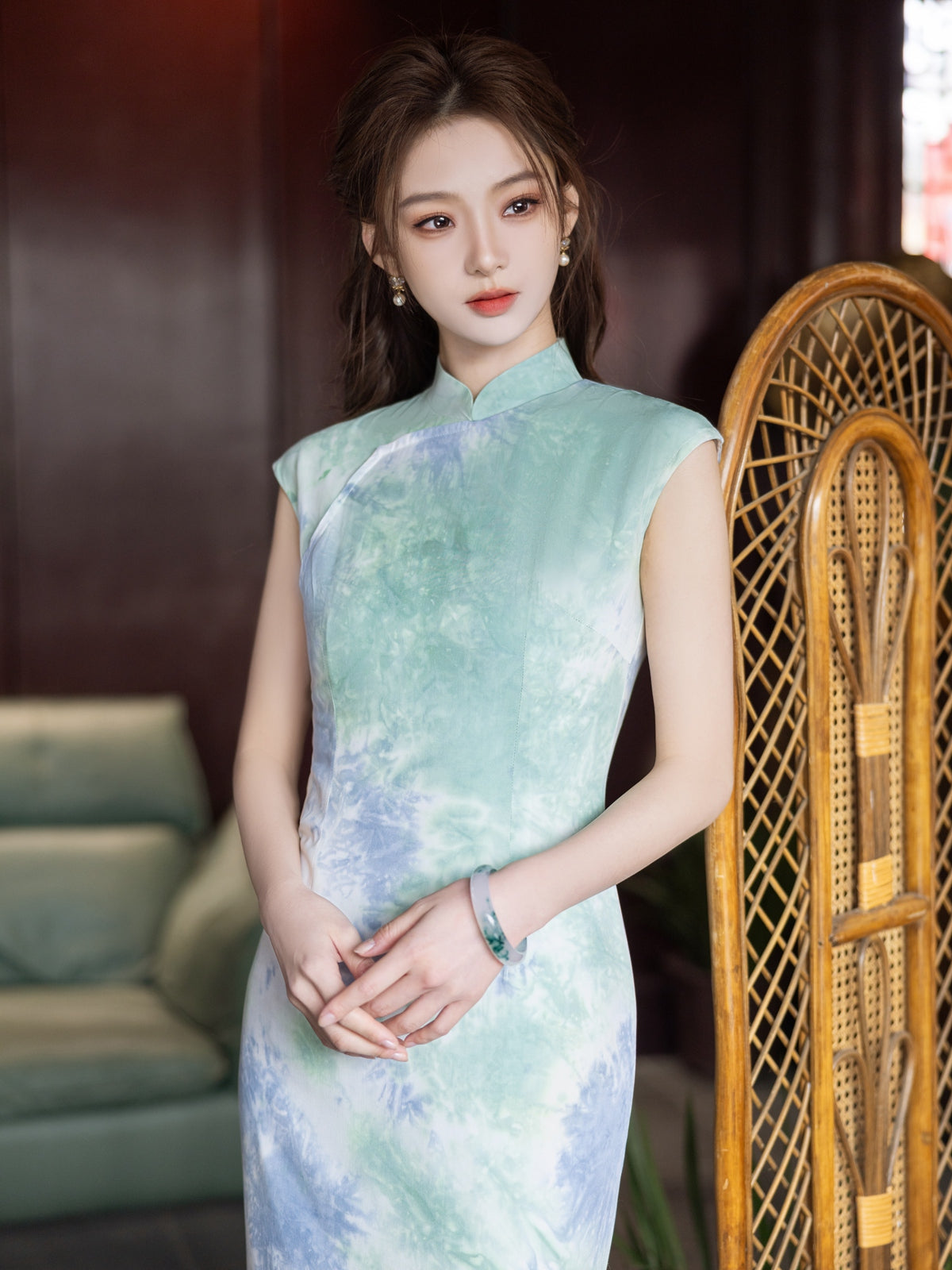 Tiffany - Sleeveless Sky Blue Cheongsam
