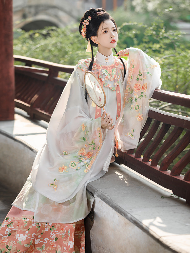 Ancient Gardens - Robe & Mamianqun Ming Dynasty Hanfu Set