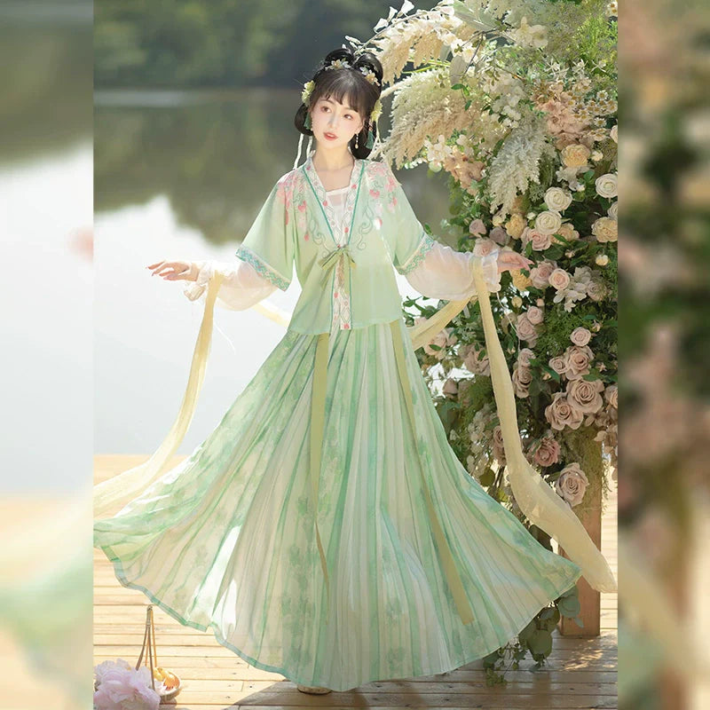 Ruoyu 若予 - Tang Dynasty Style Beizi Qiyao Ruqun