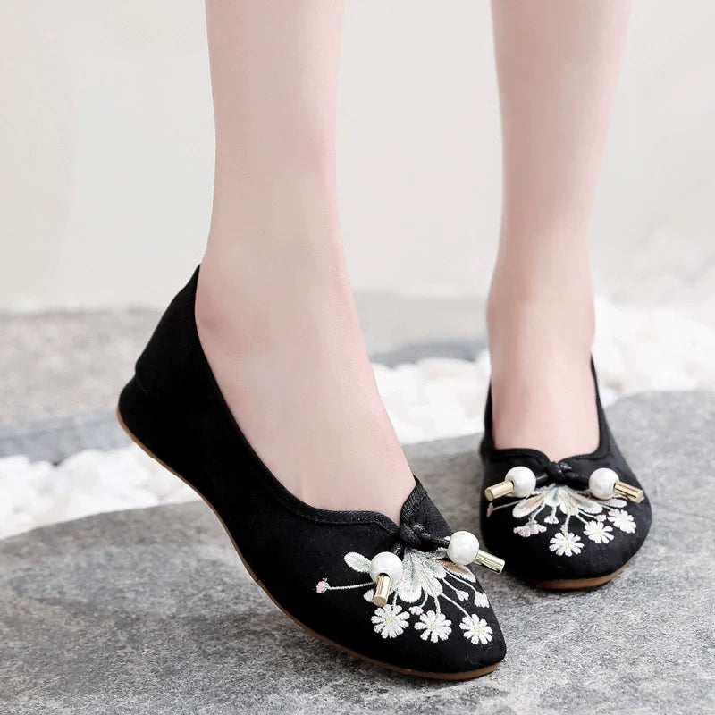 Arabella - Embroidered Chinese Style Shoes