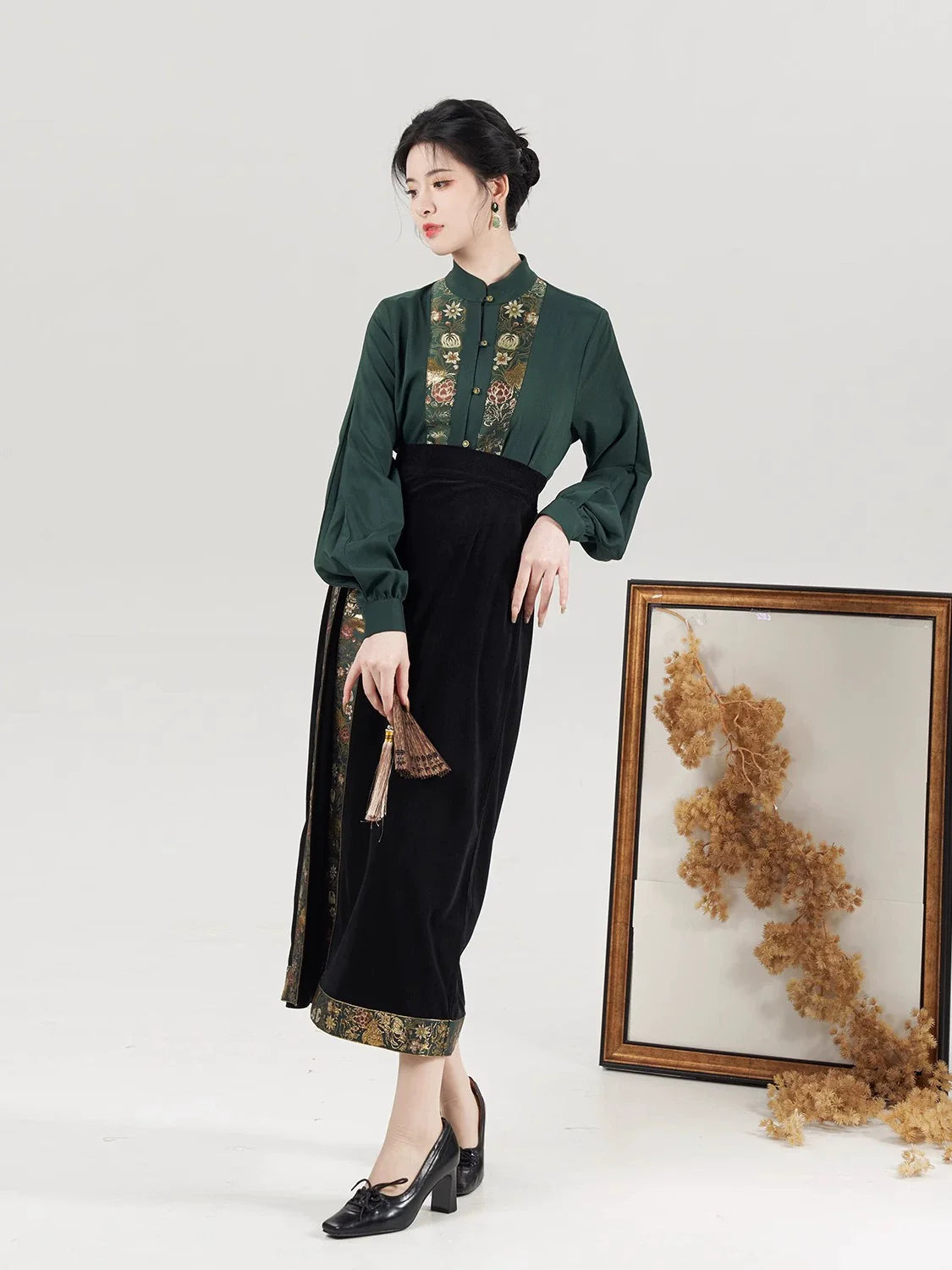 Song Dynasty Hanfu, Modern Outfit, Huayi 花溢 (Preorder)