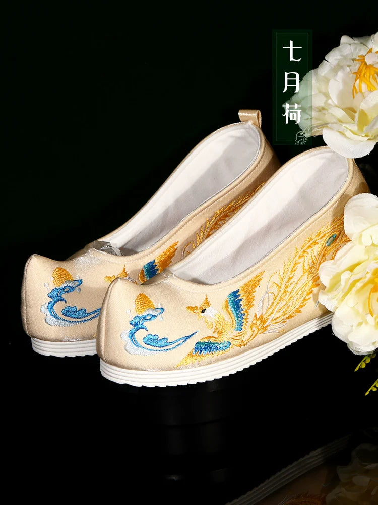 Hannah - Embroidered Chinese Hanfu Shoes