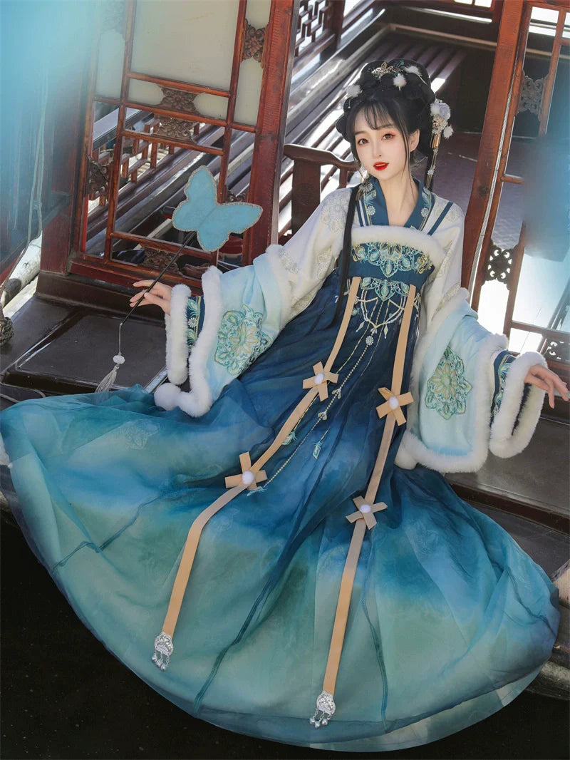 Yan Ruyu 颜如玉 - Tang Dynasty Style Qixiong Ruqun for Winter