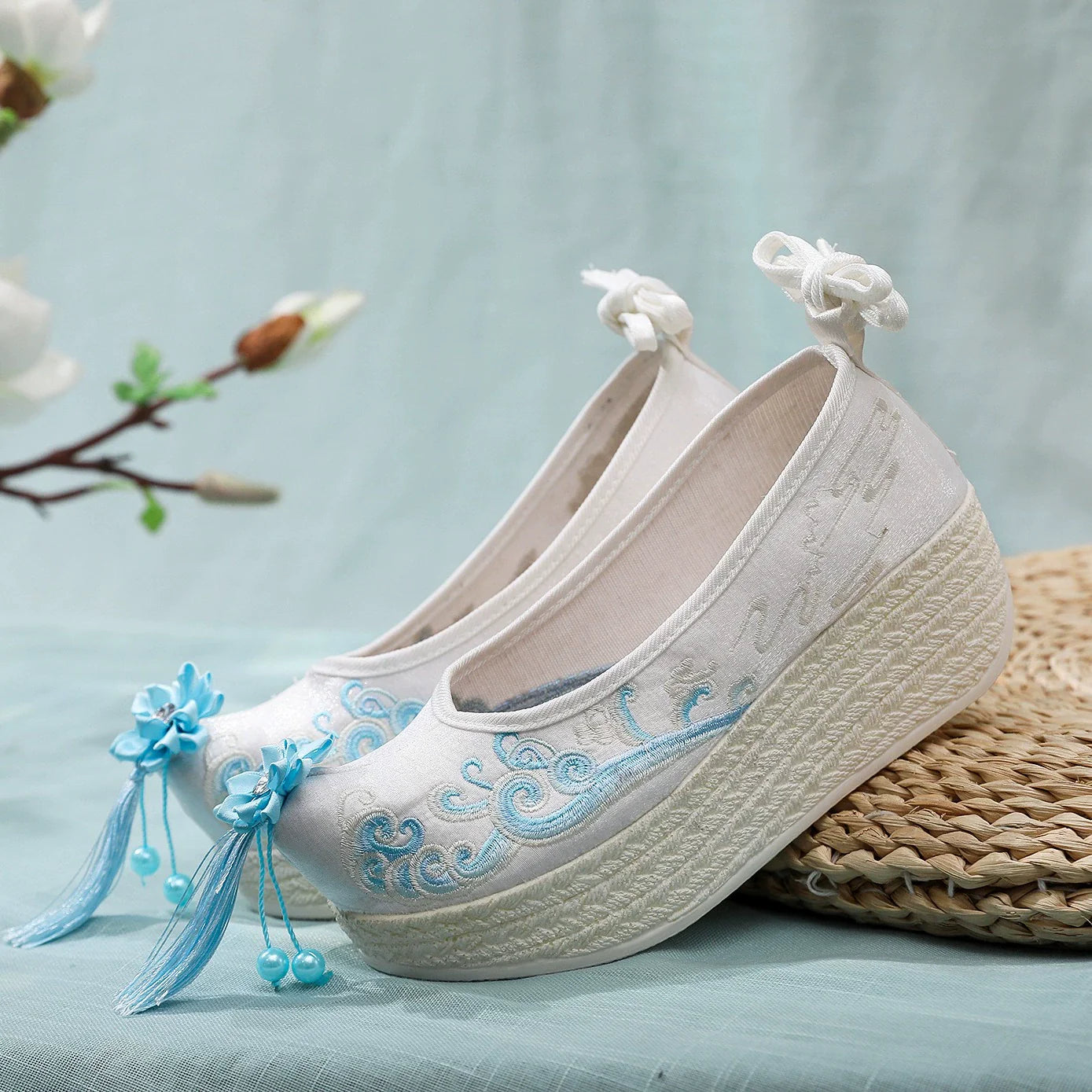 Naomi - Embroidered Hanfu Shoes with Straw Platform