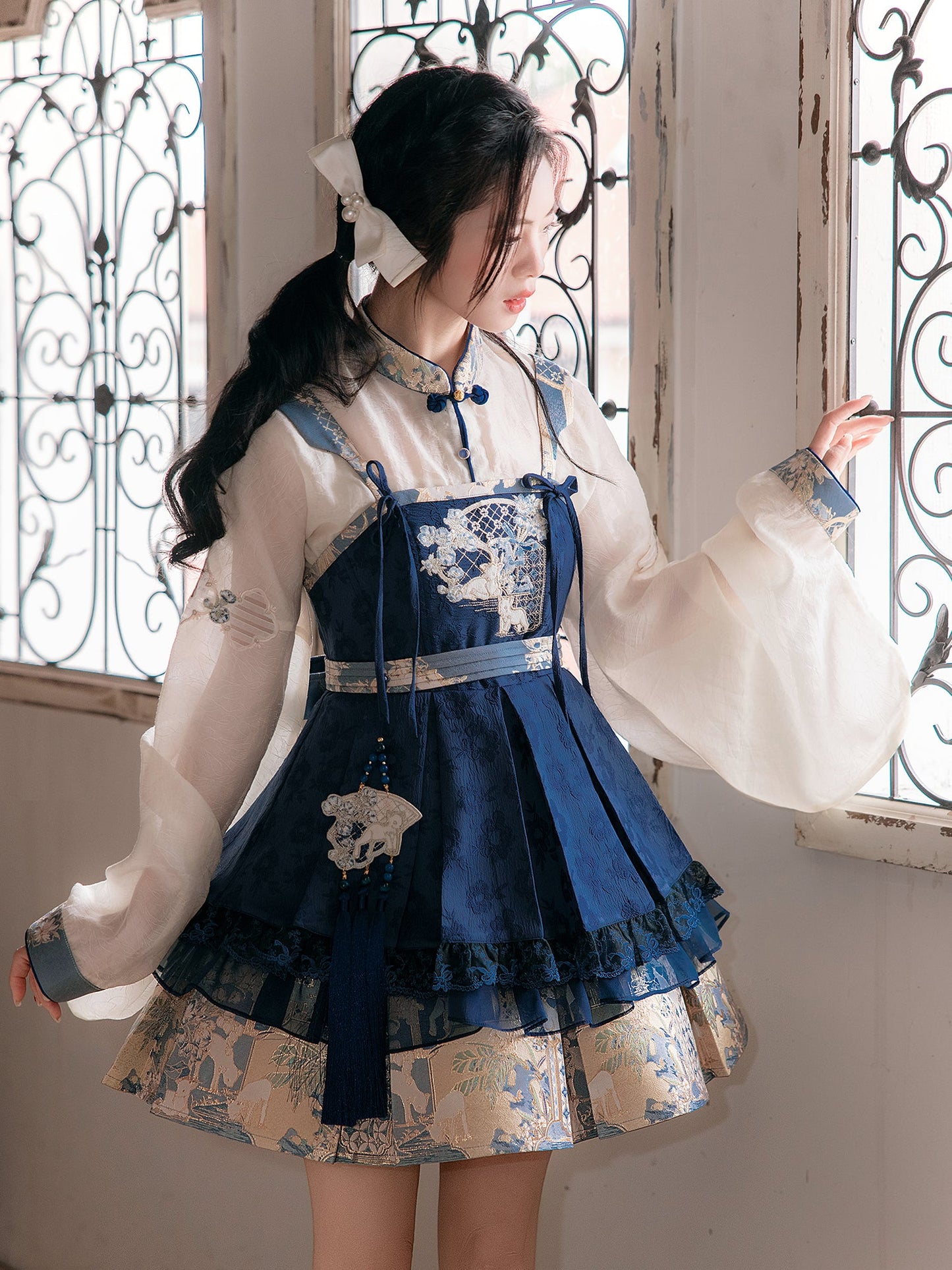 Bogu Baa Baa 博古咩咩 - Eclectic New Chinese Style Overskirt Hanfu Set (Preorder)