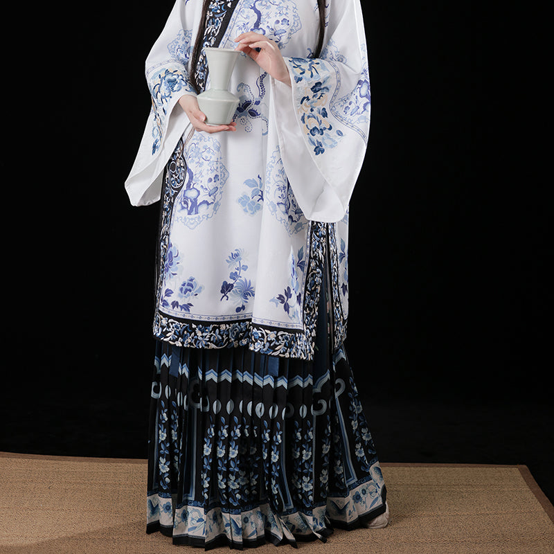 White Porcelain - Late Qing Dynasty Han Lady Outfit