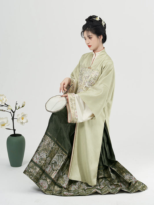West Lake 西池 - Robe & Mamianqun Ming Dynasty Hanfu Set (Preorder)