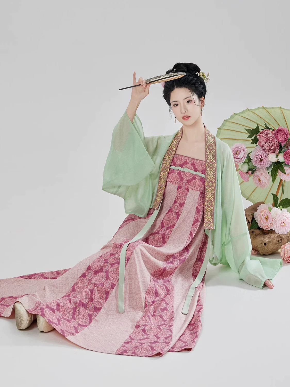 Mu Yao 沐瑶 - Modern Tang Dynasty Hanfu Famen Temple Outfit (Preorder)